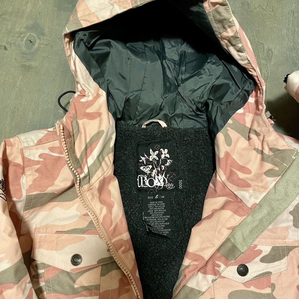 Roxy Ski/ Snowboard Jacket! - image 4